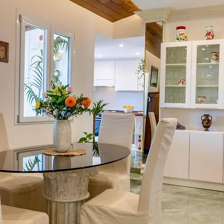 Apartment Atticus Forum Romanum Luxury Penthouse Rome